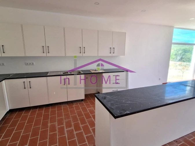 Moradia T12 para Venda em Salir Foto 8