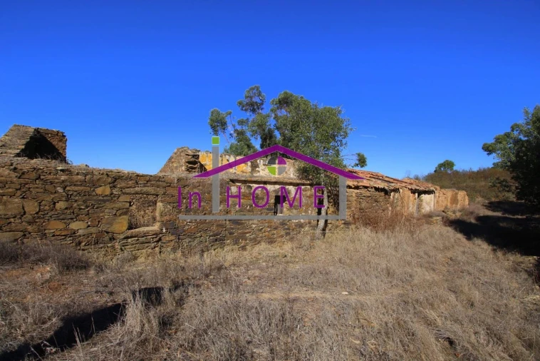 Quinta T2 para Venda em Santa Clara-A-Nova e Gomes Aires