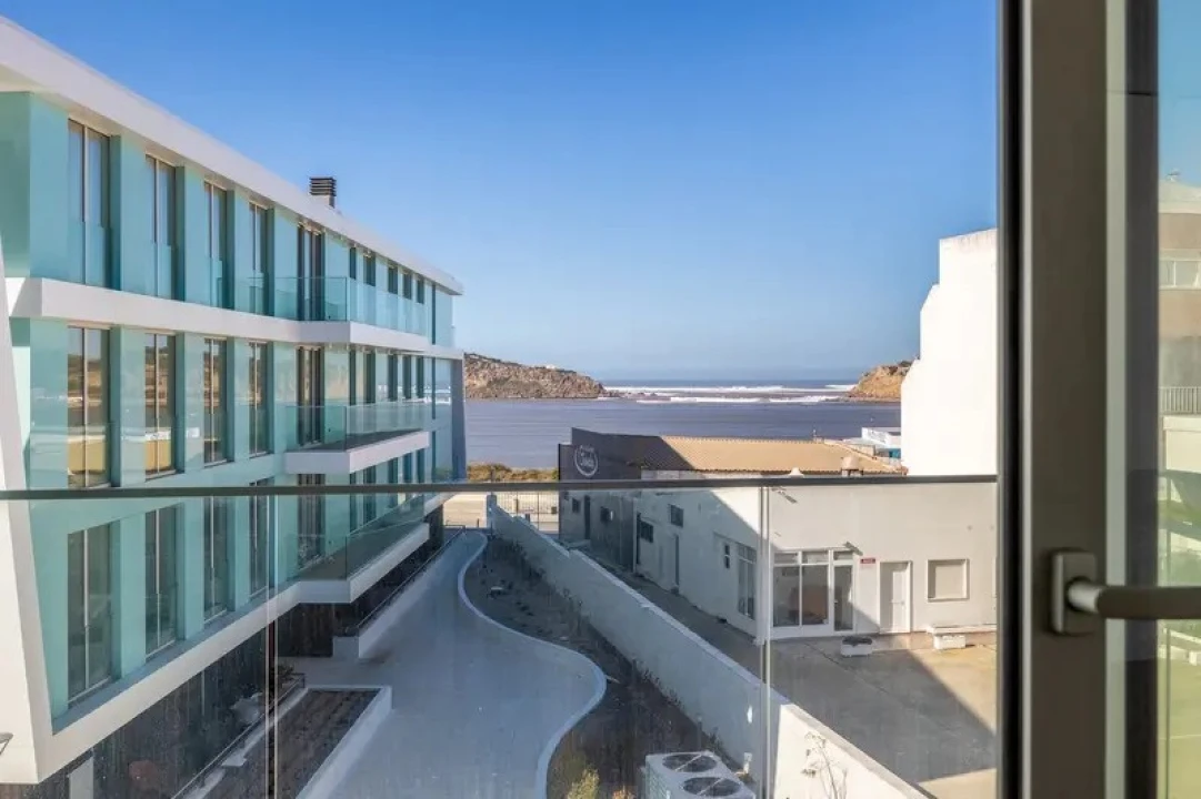 Apartamento T2 para Venda em São Martinho do Porto Foto 1