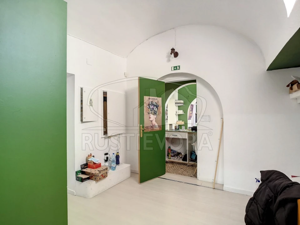 Loja para Venda em Évora (São Mamede, Sé, São Pedro e Santo Antão) Foto 6