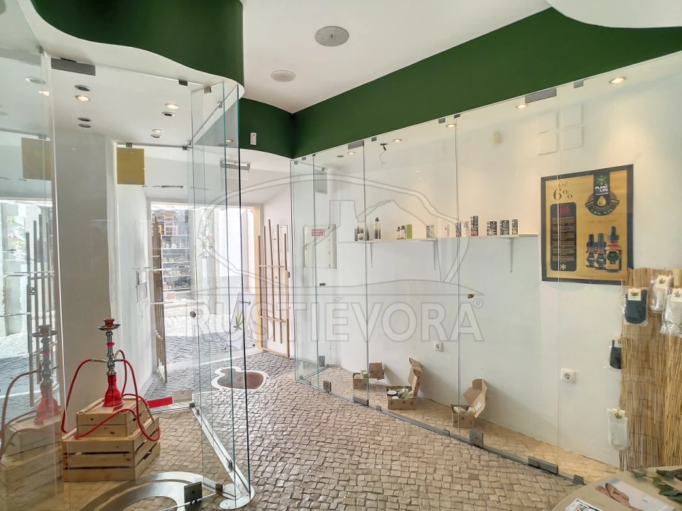Loja para Venda em Évora (São Mamede, Sé, São Pedro e Santo Antão) Foto 7