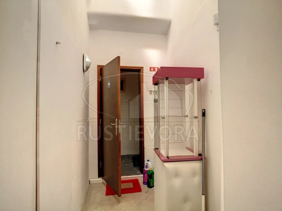 Loja para Venda em Évora (São Mamede, Sé, São Pedro e Santo Antão) Foto 10