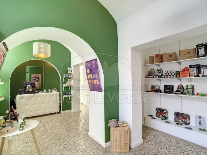 Loja para Venda em Évora (São Mamede, Sé, São Pedro e Santo Antão) Foto 4