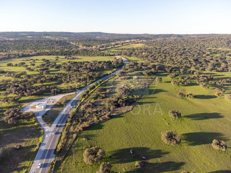 Quinta T2 para Venda em Malagueira e Horta das Figueiras Foto 4