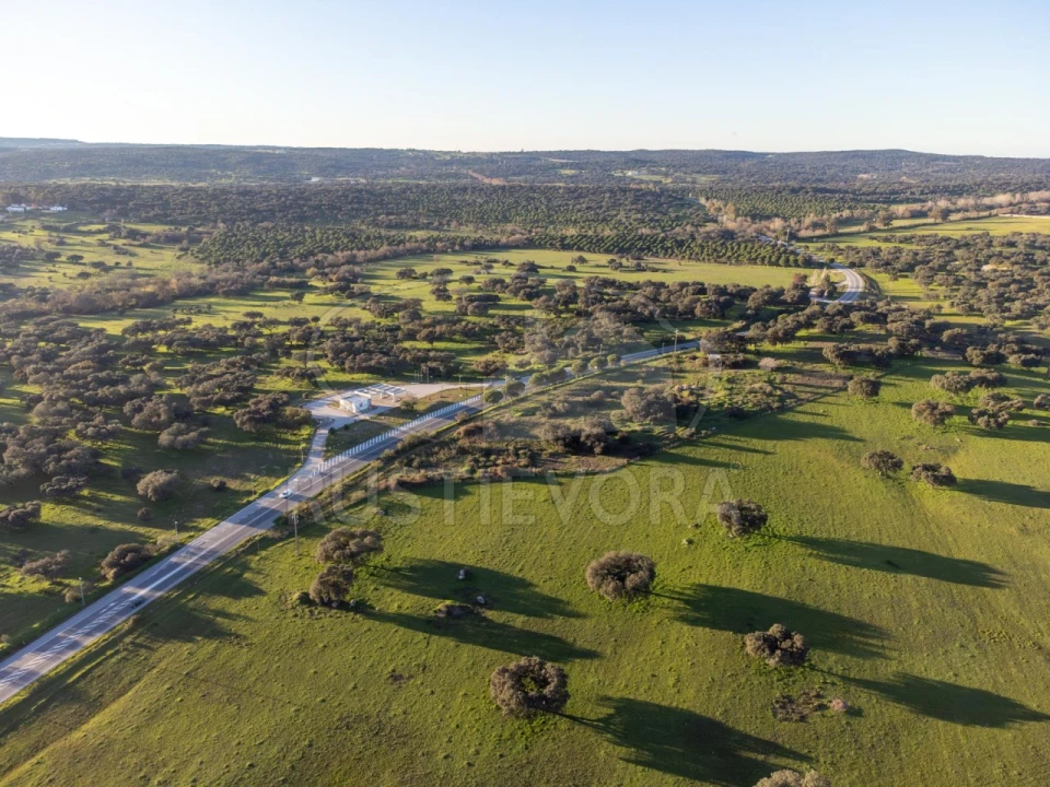 Quinta T2 para Venda em Malagueira e Horta das Figueiras Foto 5