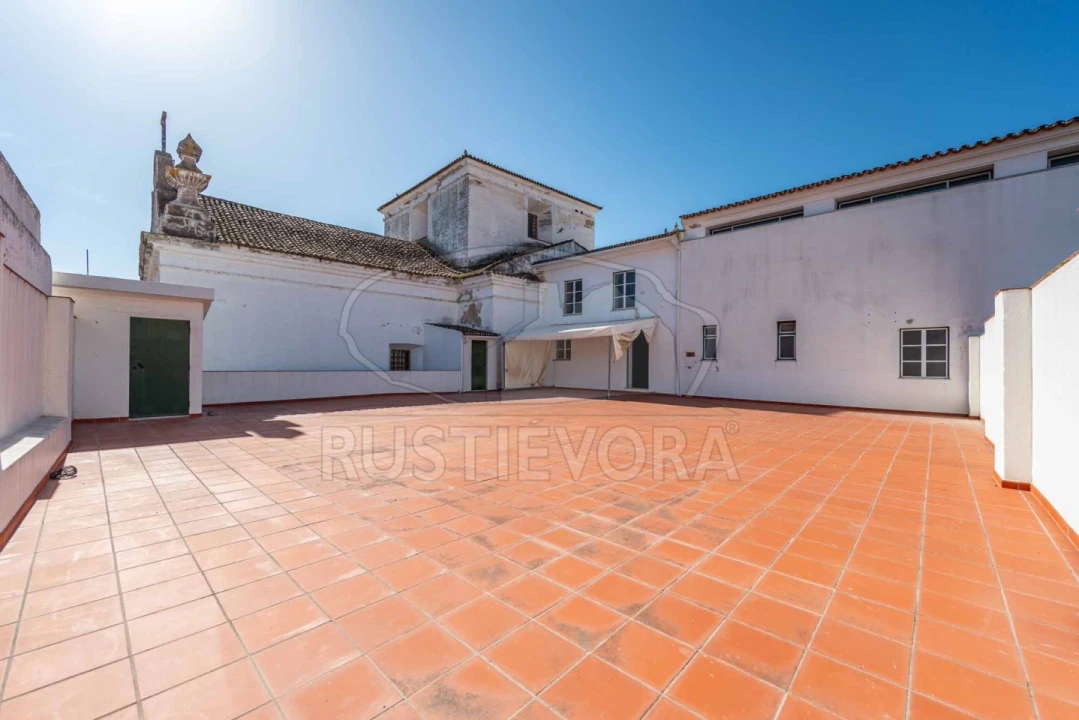 Loja para Arrendamento em Évora (São Mamede, Sé, São Pedro e Santo Antão) Foto 1