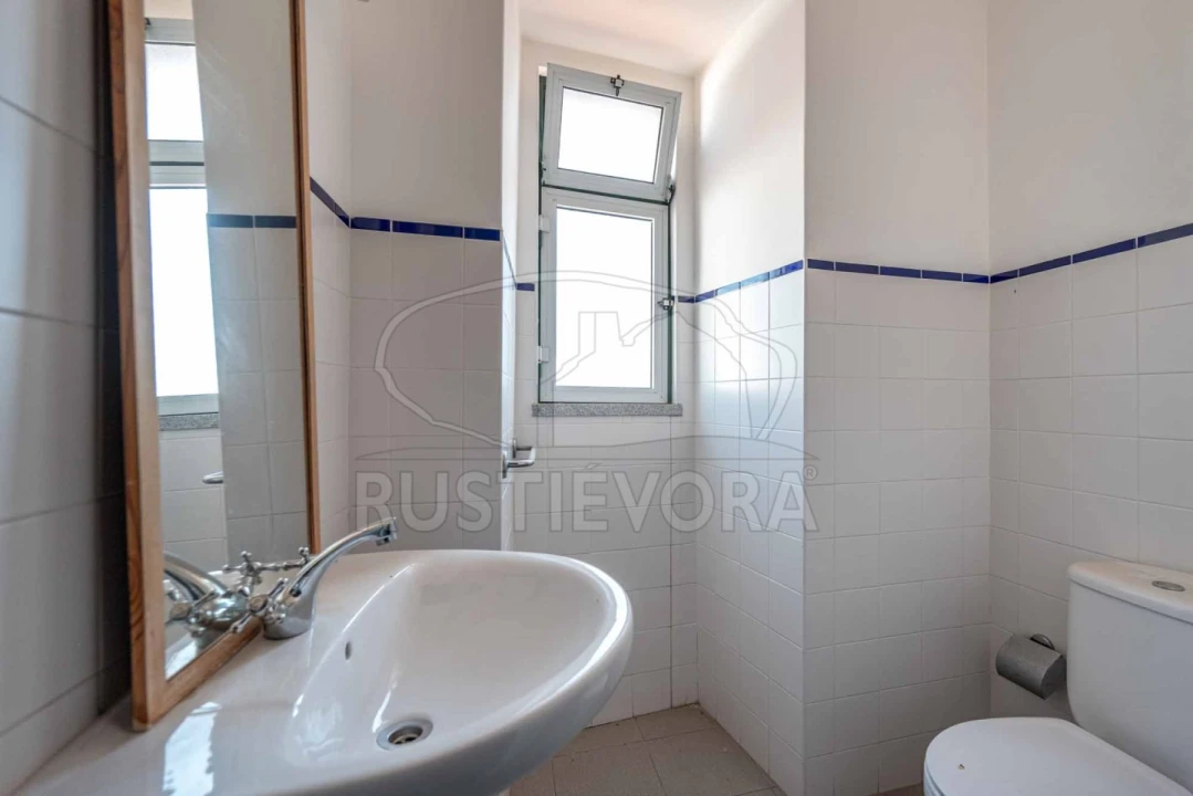 Loja para Arrendamento em Évora (São Mamede, Sé, São Pedro e Santo Antão) Foto 20