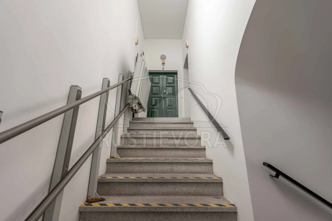 Loja para Arrendamento em Évora (São Mamede, Sé, São Pedro e Santo Antão) Foto 24