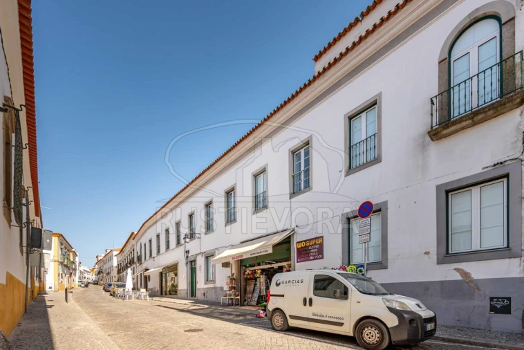 Loja para Arrendamento em Évora (São Mamede, Sé, São Pedro e Santo Antão) Foto 2