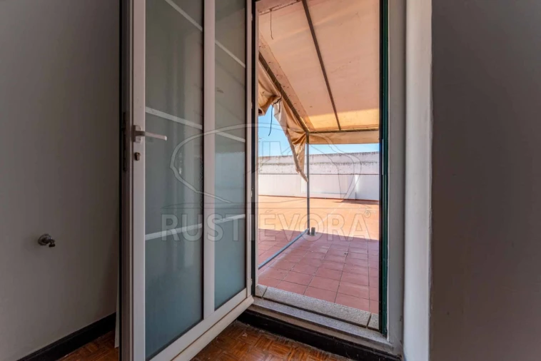 Loja para Arrendamento em Évora (São Mamede, Sé, São Pedro e Santo Antão) Foto 13