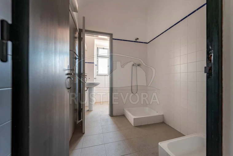 Loja para Arrendamento em Évora (São Mamede, Sé, São Pedro e Santo Antão) Foto 19