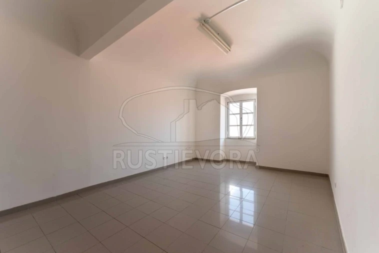 Loja para Arrendamento em Évora (São Mamede, Sé, São Pedro e Santo Antão) Foto 21