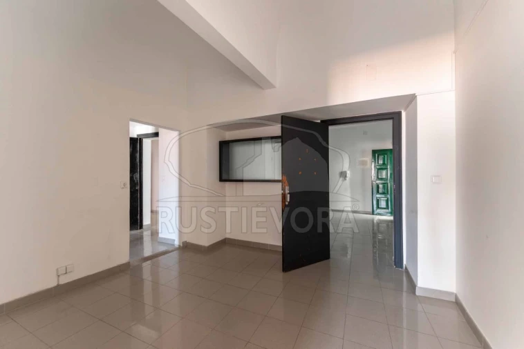 Loja para Arrendamento em Évora (São Mamede, Sé, São Pedro e Santo Antão) Foto 23