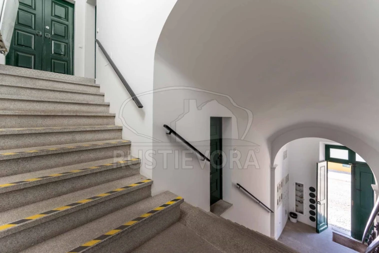 Loja para Arrendamento em Évora (São Mamede, Sé, São Pedro e Santo Antão) Foto 25