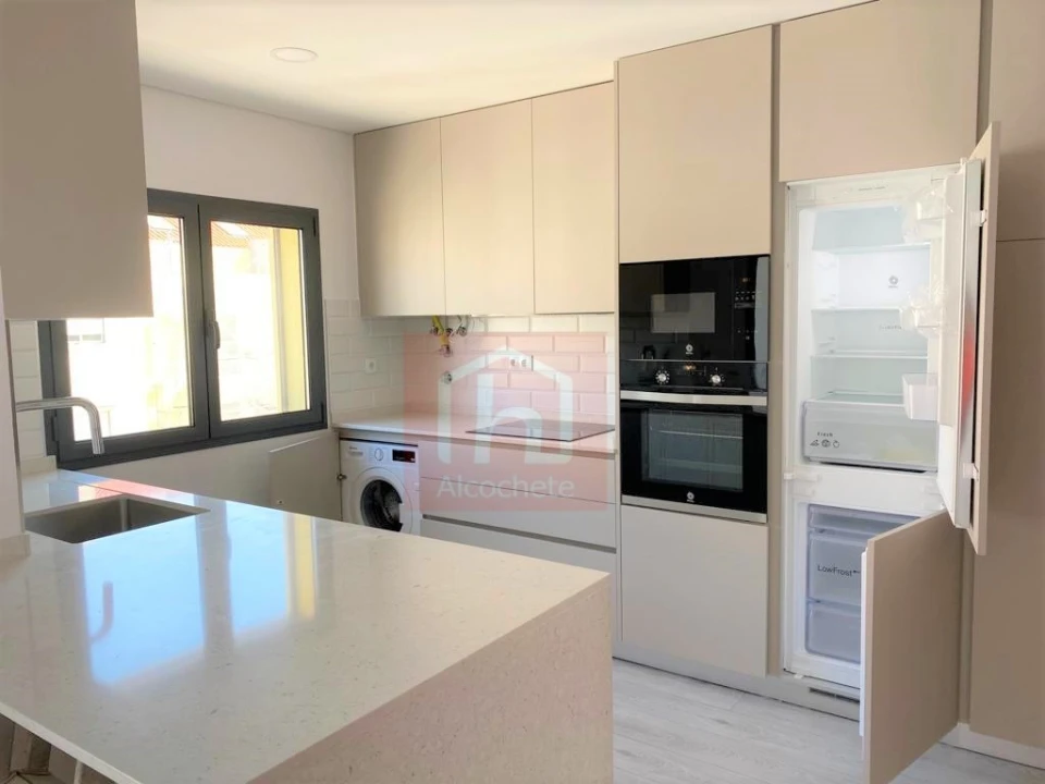 Apartamento T4 para Venda em Alcochete Foto 7