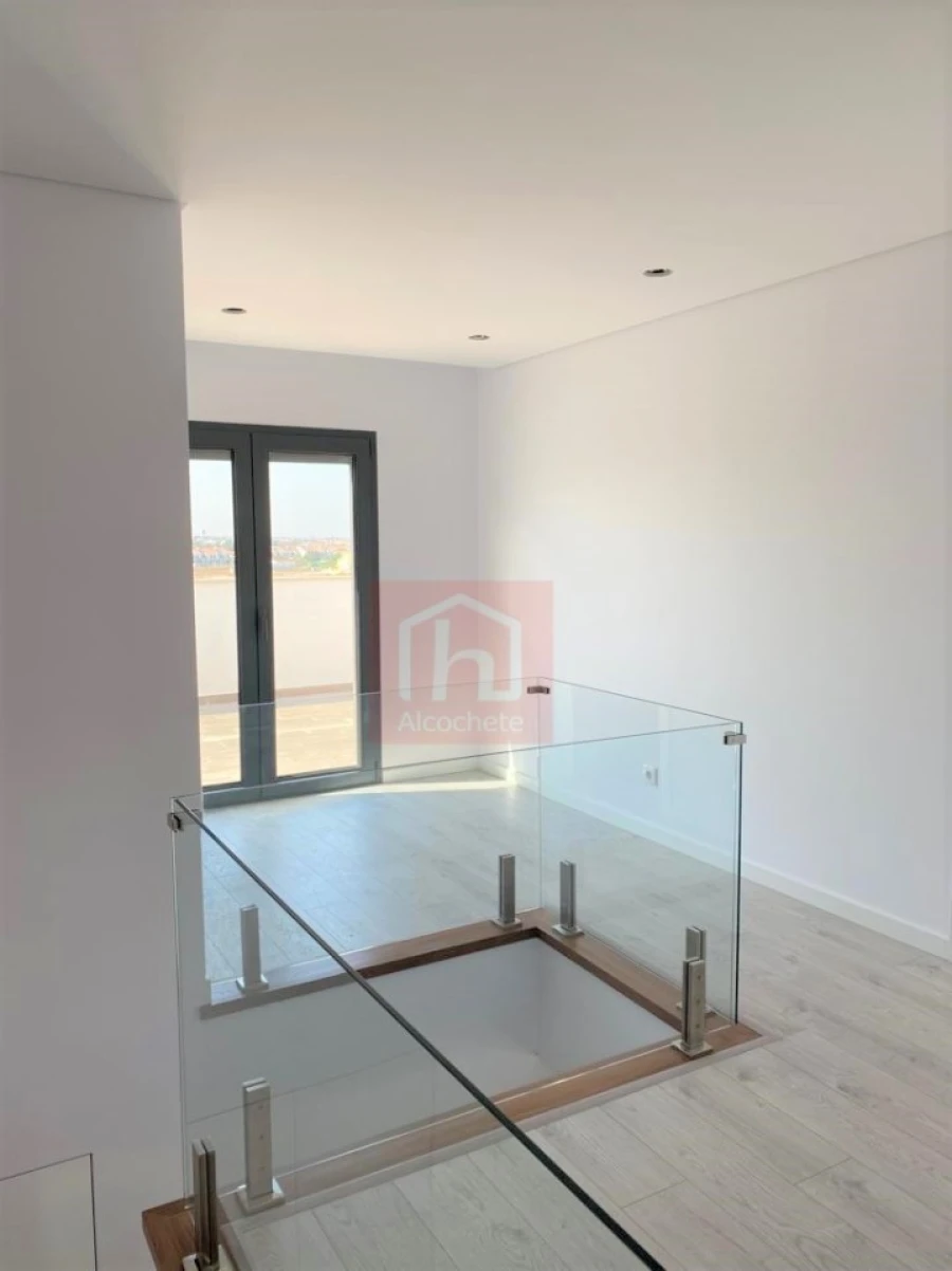 Apartamento T4 para Venda em Alcochete Foto 22