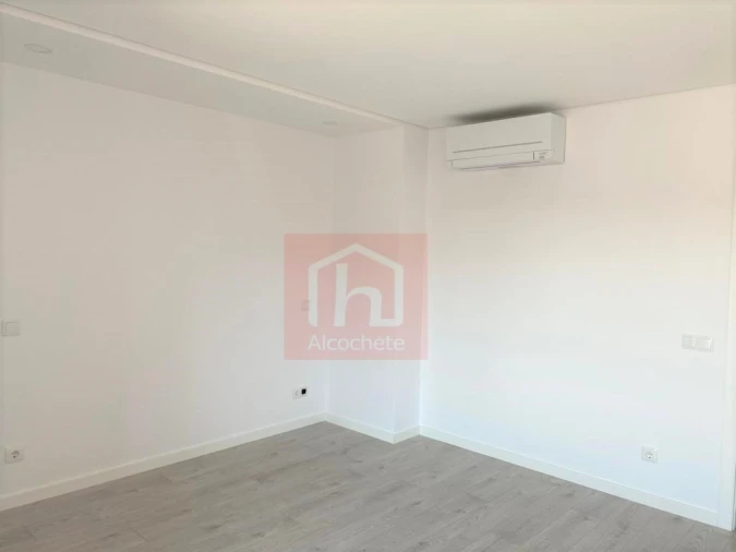 Apartamento T4 para Venda em Alcochete Foto 29