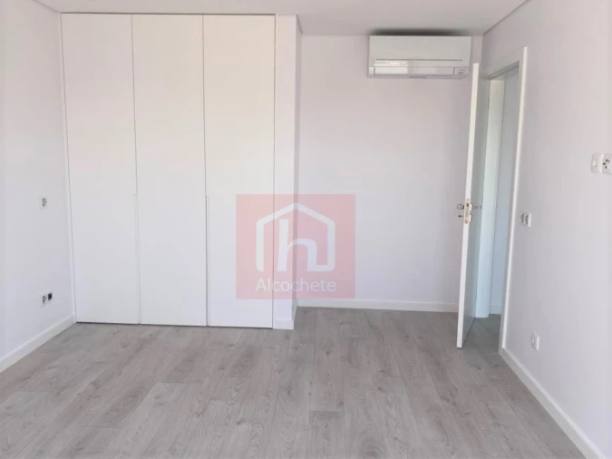 Apartamento T4 para Venda em Alcochete Foto 30