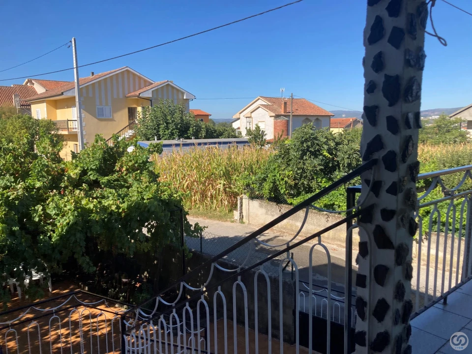 Moradia T4 para Venda em Faiões Foto 11