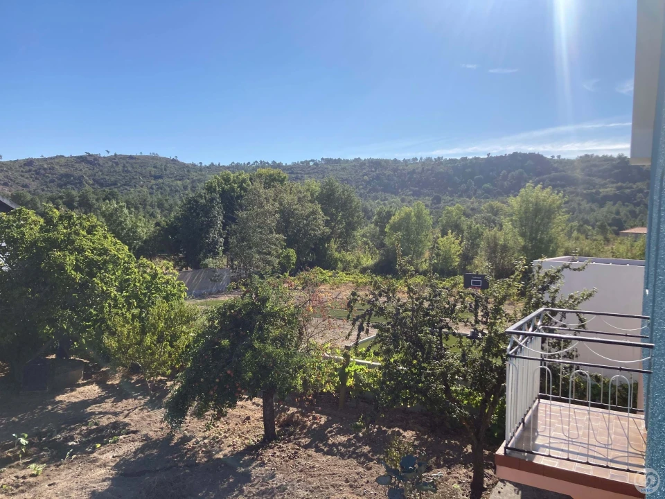 Moradia T4 para Venda em Faiões Foto 2