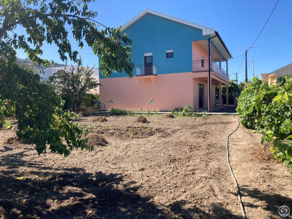 Moradia T4 para Venda em Faiões Foto 3