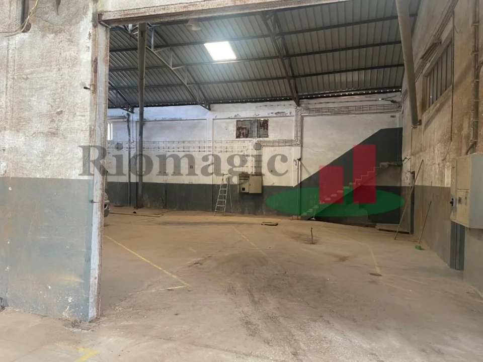 Armazém para Venda em Amiais de Baixo Foto 7
