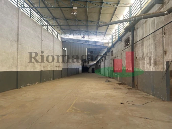 Armazém para Venda em Amiais de Baixo Foto 4