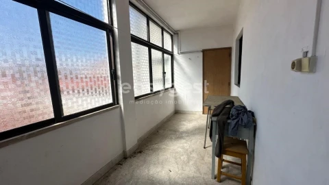 Prédio para Venda em Sé Nova, Santa Cruz, Almedina e São Bartolomeu