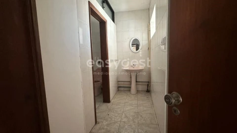 Prédio para Venda em Sé Nova, Santa Cruz, Almedina e São Bartolomeu