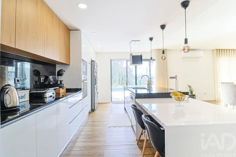 Moradia T3 para Venda em Ronfe Foto 24