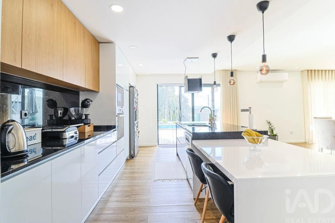 Moradia T3 para Venda em Ronfe Foto 24