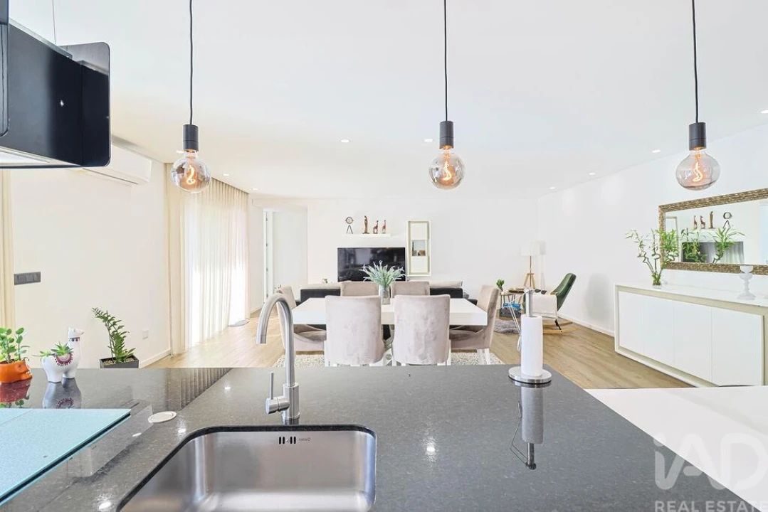 Moradia T3 para Venda em Ronfe Foto 23