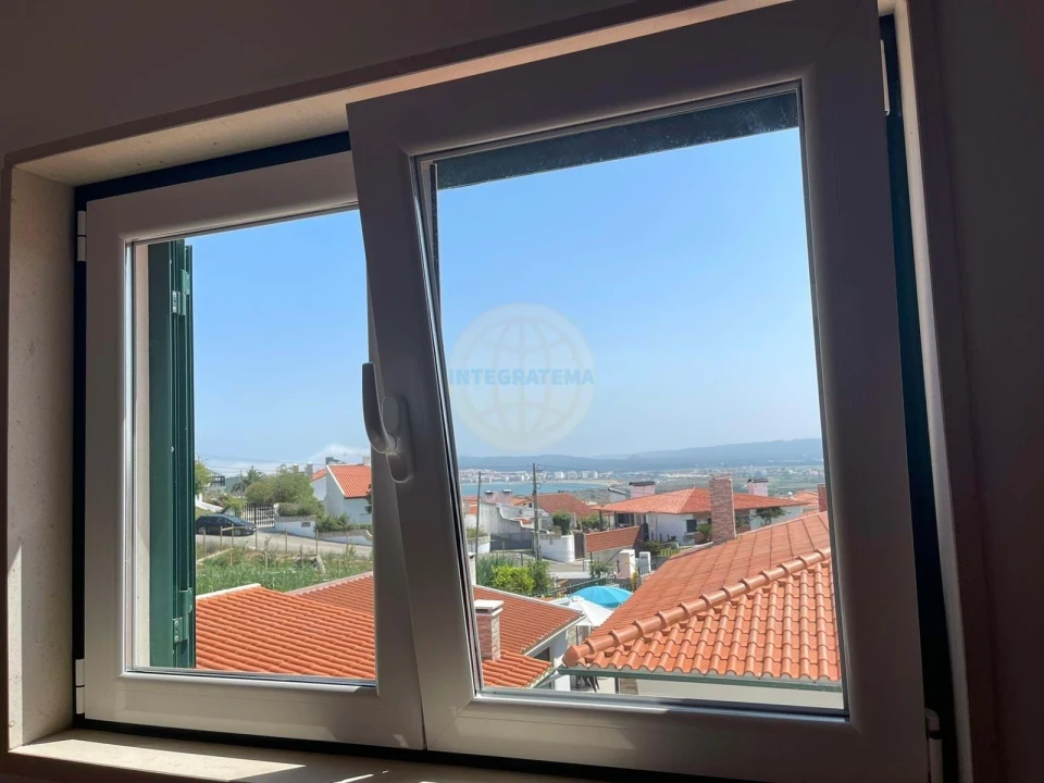 Moradia T4 para Venda em Tornada e Salir do Porto Foto 26