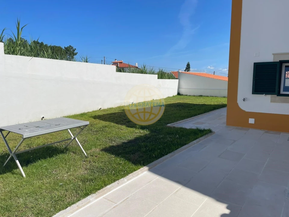 Moradia T4 para Venda em Tornada e Salir do Porto Foto 18