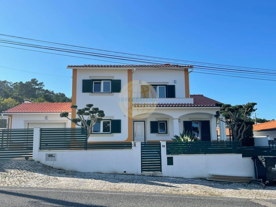 Moradia T4 para Venda em Tornada e Salir do Porto Foto 23