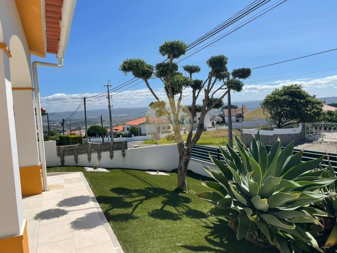 Moradia T4 para Venda em Tornada e Salir do Porto Foto 21