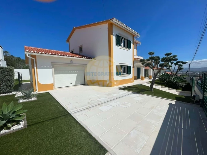 Moradia T4 para Venda em Tornada e Salir do Porto Foto 1