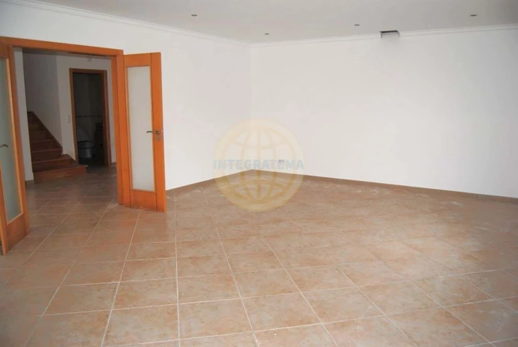 Moradia T4 para Venda em Tornada e Salir do Porto Foto 35