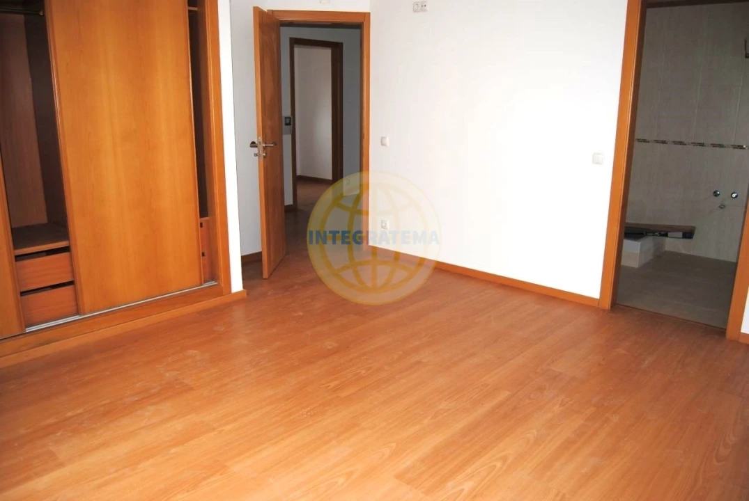 Moradia T4 para Venda em Tornada e Salir do Porto Foto 15