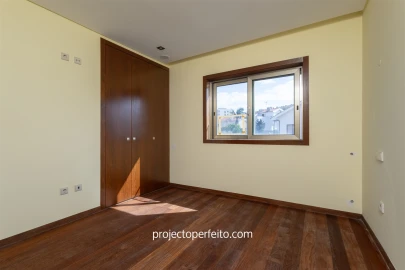 Moradia T4 para Venda em Mafamude e Vilar do Paraíso