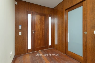 Moradia T4 para Venda em Mafamude e Vilar do Paraíso