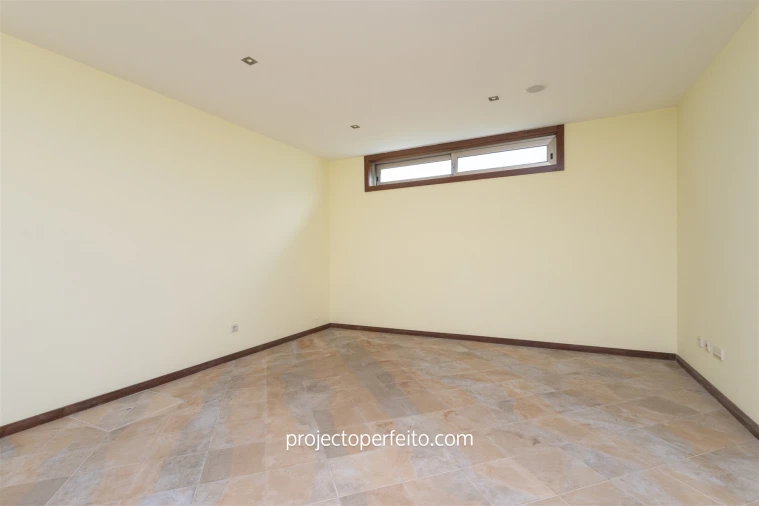 Moradia T4 para Venda em Mafamude e Vilar do Paraíso Foto 23