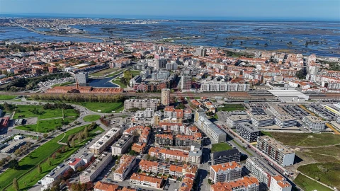 Moradia T4 para Venda em Glória e Vera Cruz