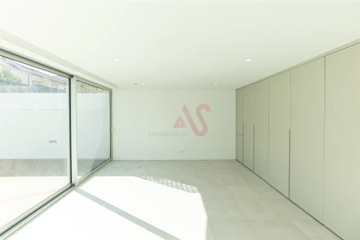 Moradia T4 para Venda em Glória e Vera Cruz