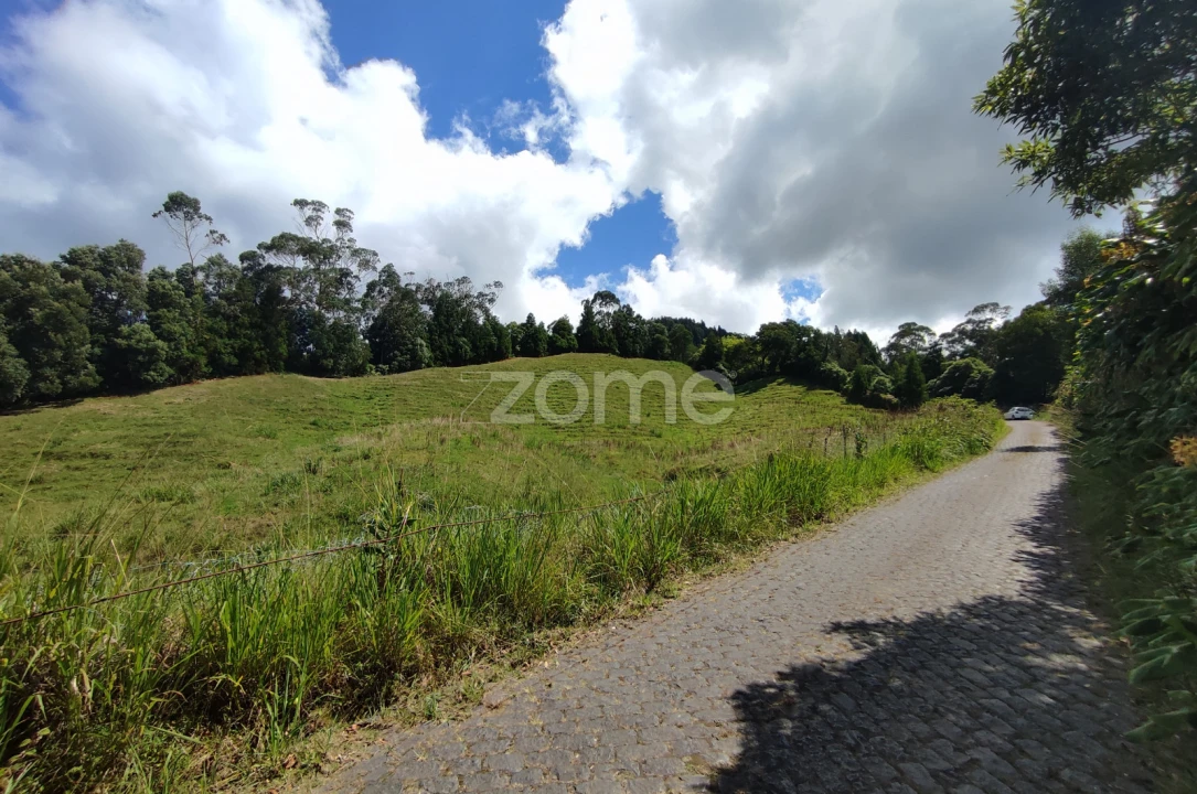 Terreno para Venda em Ribeira Grande (Matriz) Foto 1
