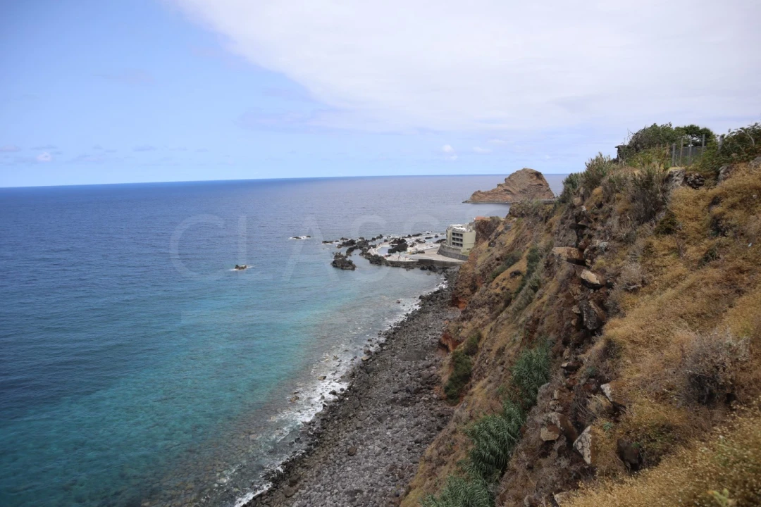 Terreno para Venda em Porto Moniz Foto 3