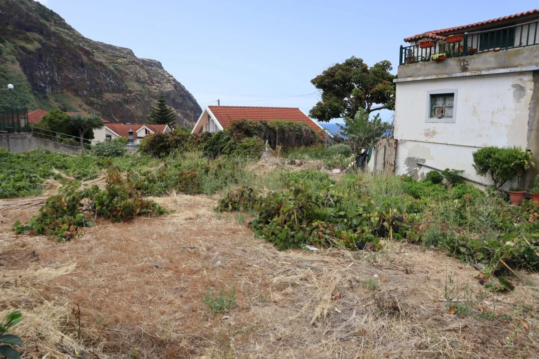 Terreno para Venda em Porto Moniz Foto 7