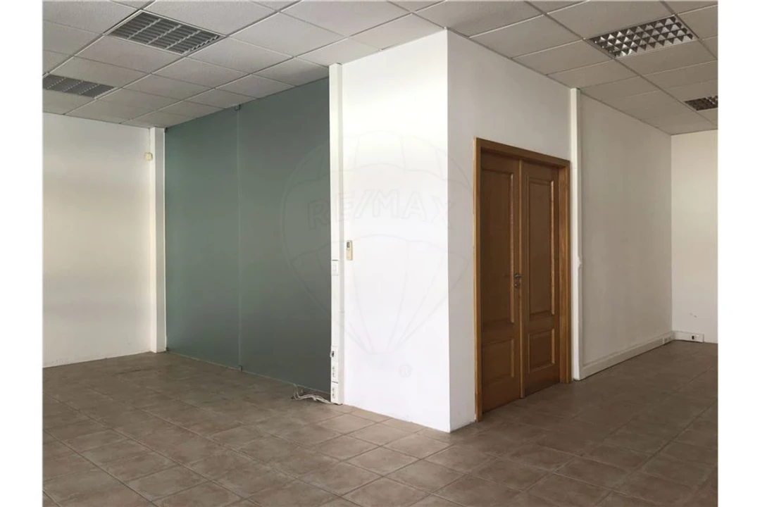 Loja para Venda em Gafanha da Nazaré Foto 4