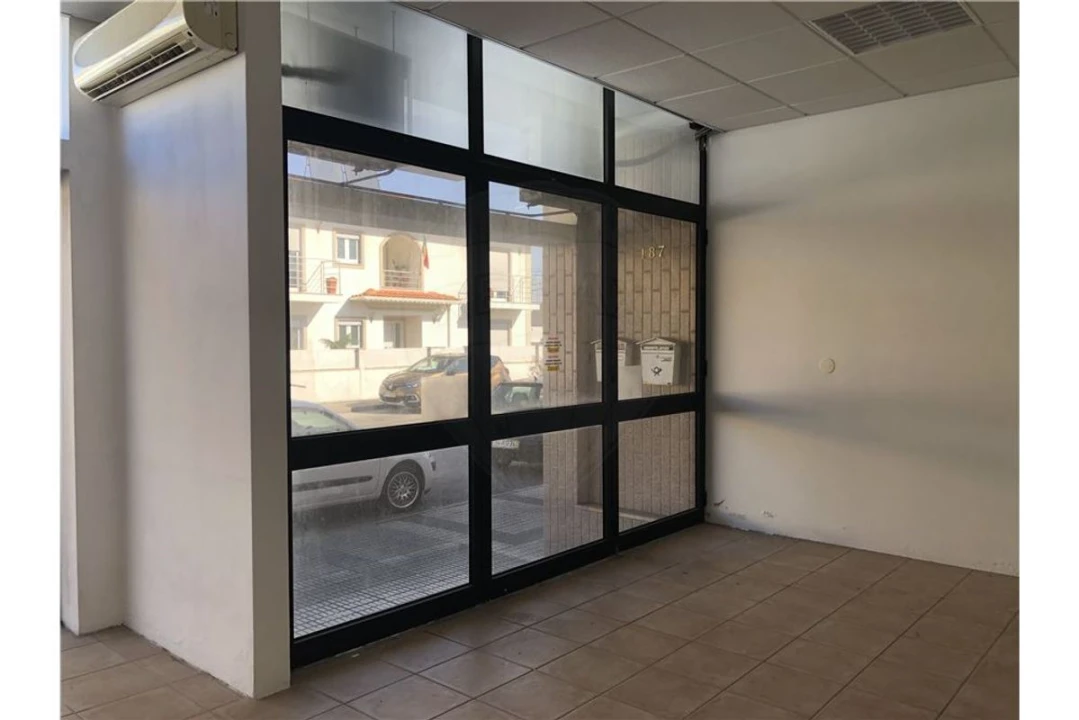 Loja para Venda em Gafanha da Nazaré Foto 3