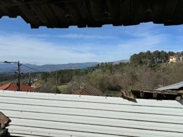 Moradia T4 para Venda em Mouçós e Lamares